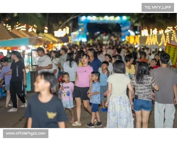 海南村VA决赛夜巡游点燃全场 航天员与文昌鸡成为助威新符号 海南村VA决赛夜巡游点燃全场 航天员与文昌鸡成为助威新符号